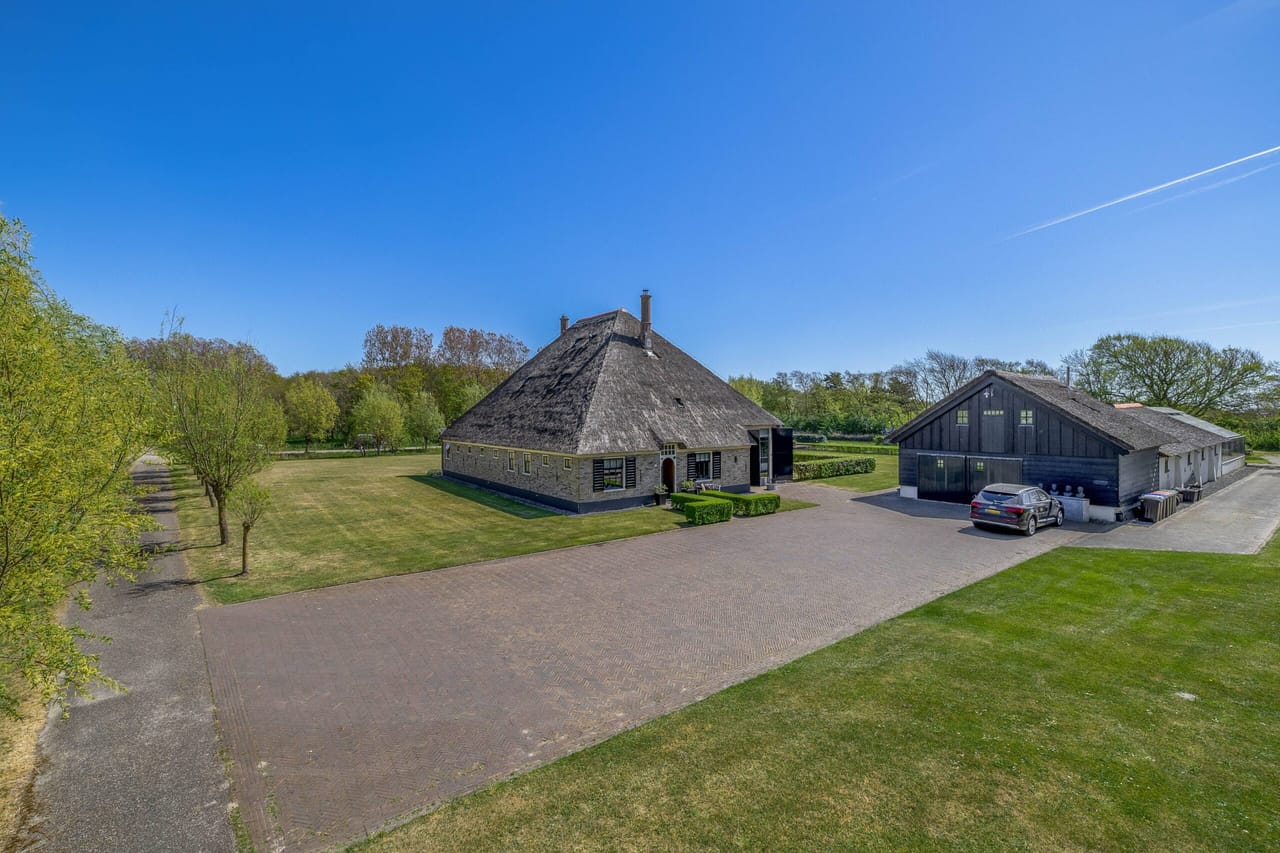 Lichte woonkamer van een woning